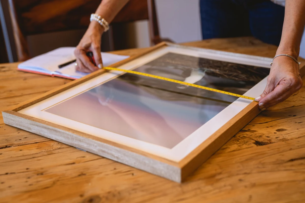 Meetlint naast een houten lijst
